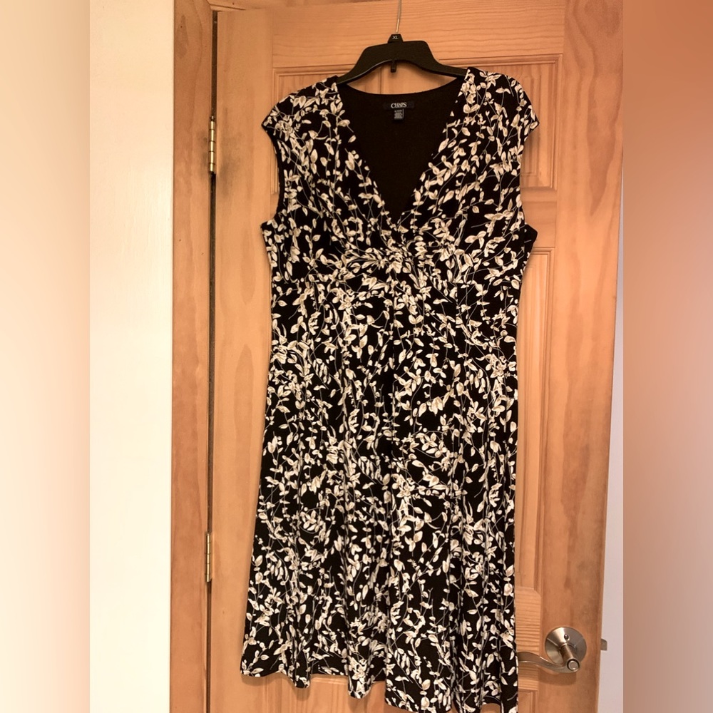 Chaps Black and White Floral Midi Dress